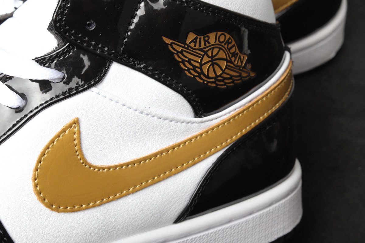 AIR JORDAN 1 MID Black Metallic Gold