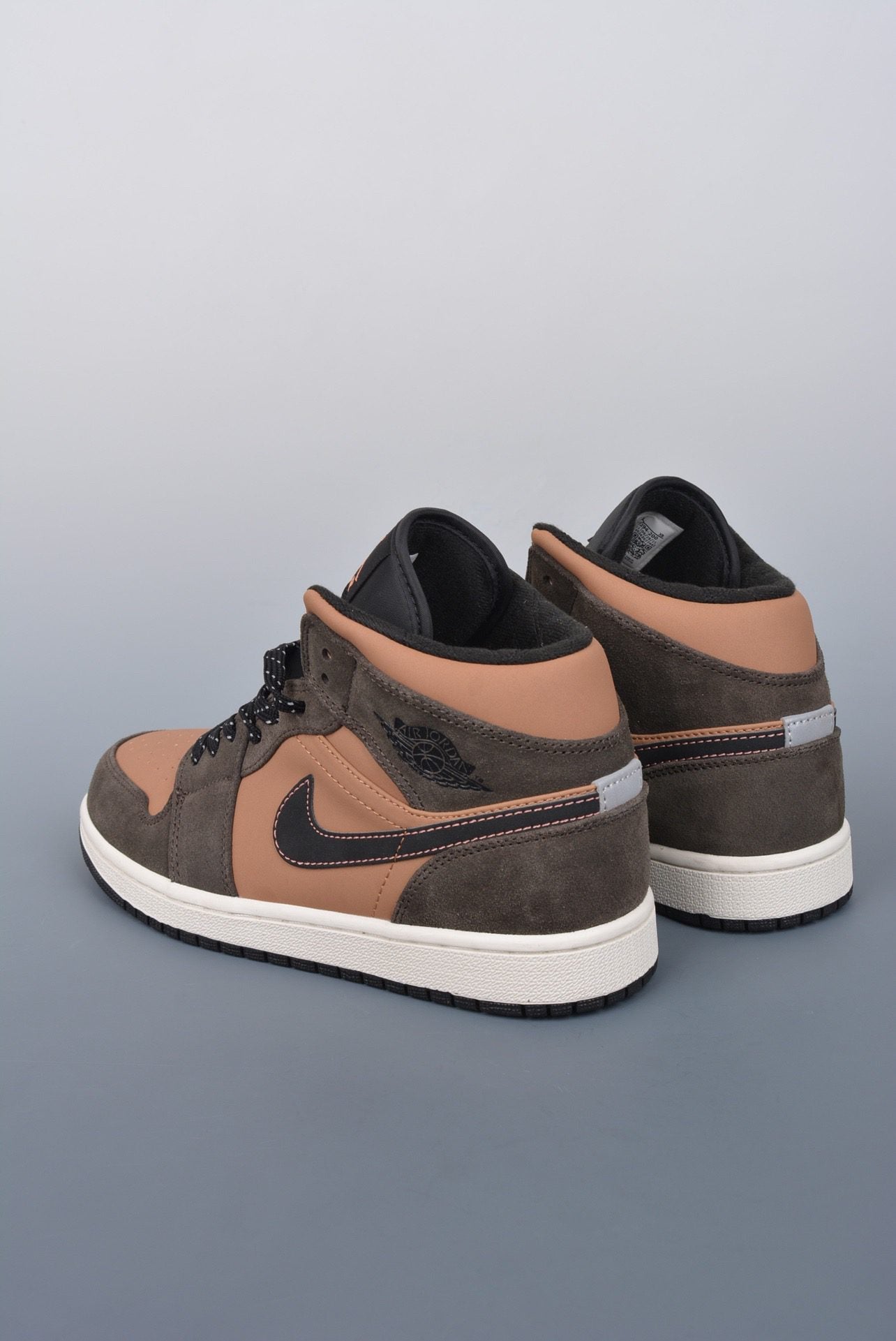 Jordan 1 Mid SE Cioccolato fondente (GS)
