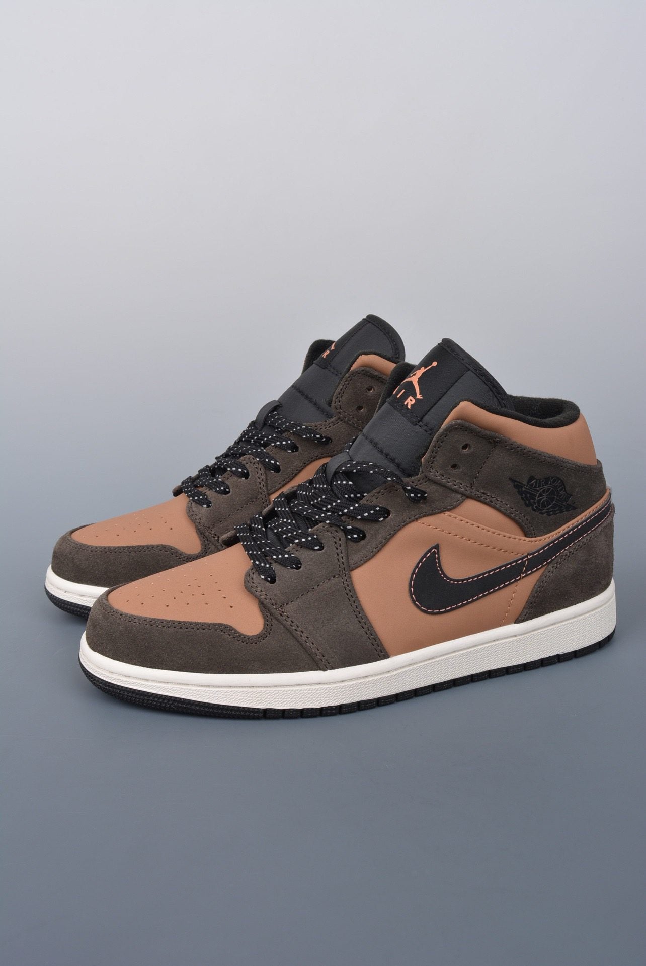 Jordan 1 Mid SE Cioccolato fondente (GS)