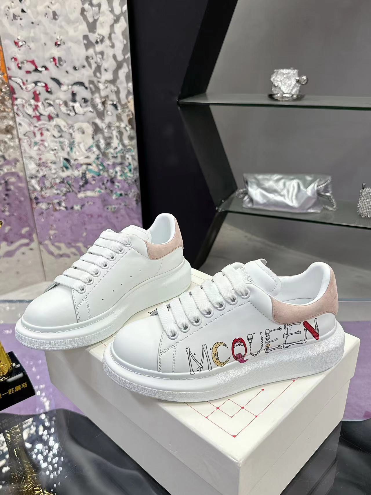 Alexander McQueen White/Pink Oversized Sneaker