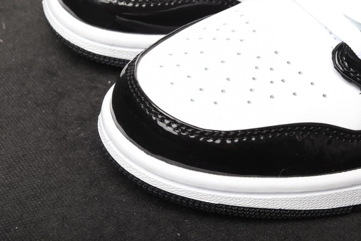 AIR JORDAN 1 MID Black Metallic Gold