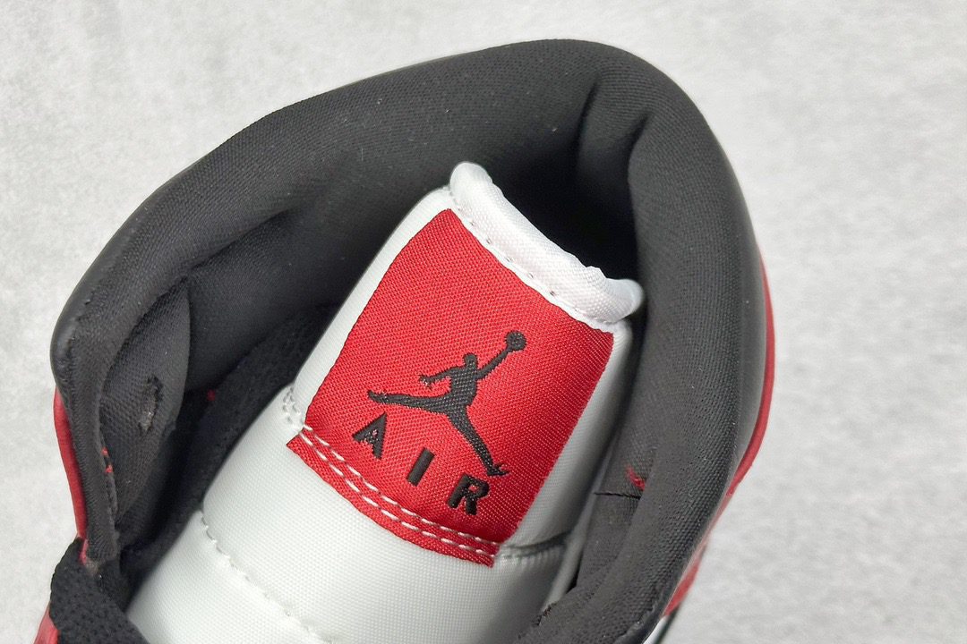 Air Jordan 1 Mid “Chicago Black Toe”