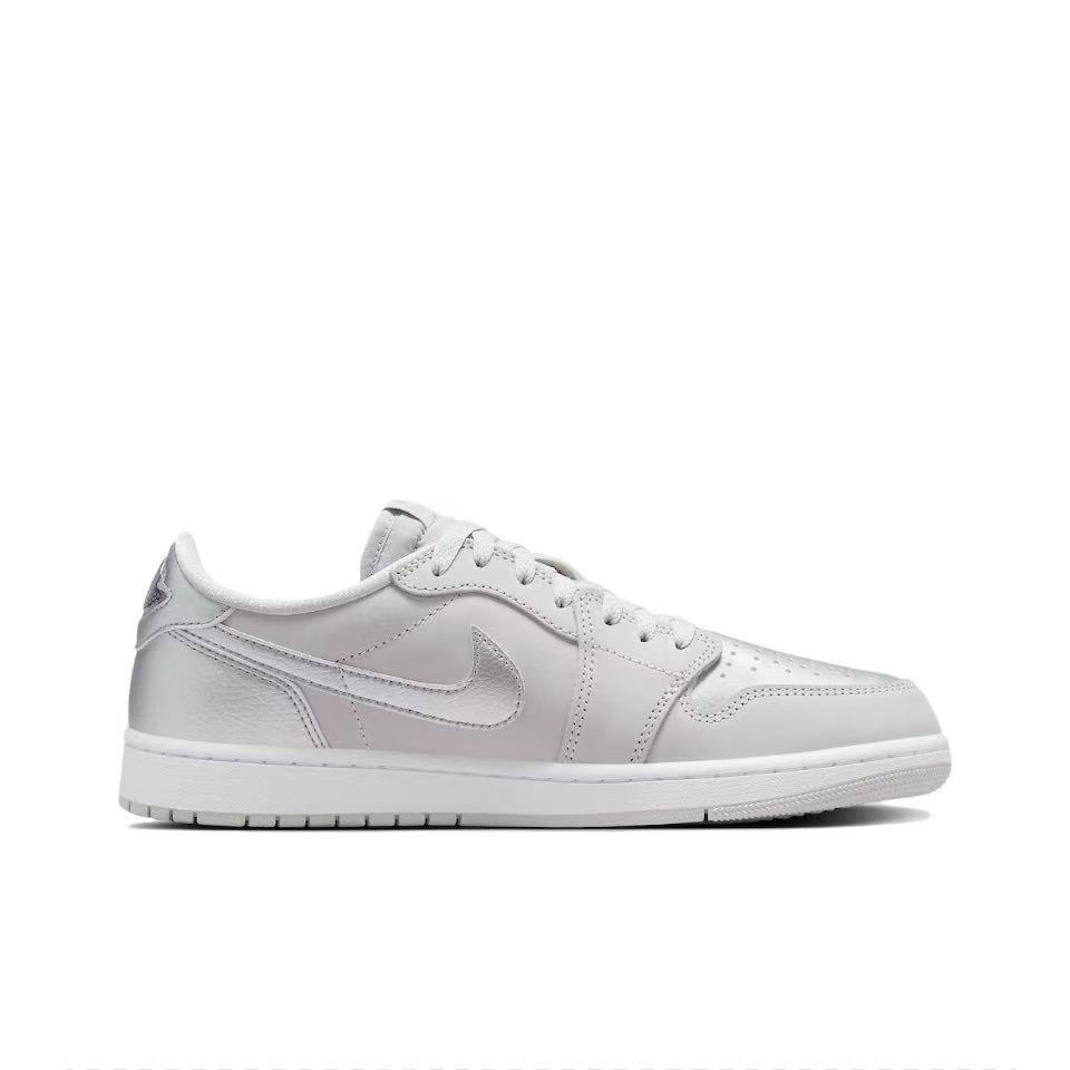 Air Jordan 1 Low OG “Metallic Silver”