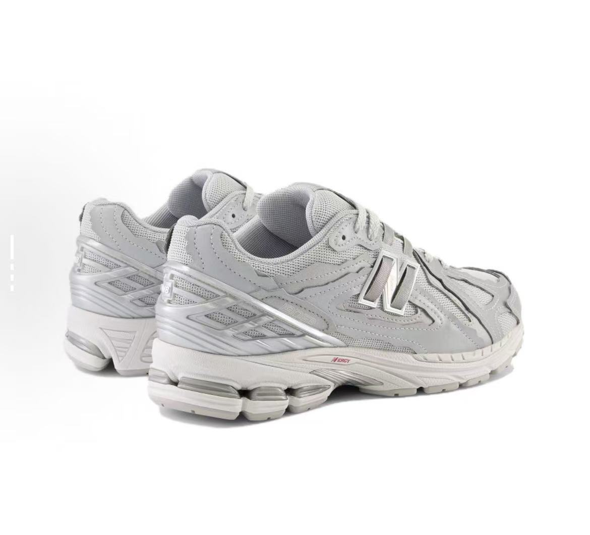 NEW BALANCE 1906 triple white