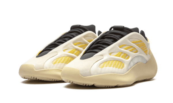 yeezy 700 V3 Safflower